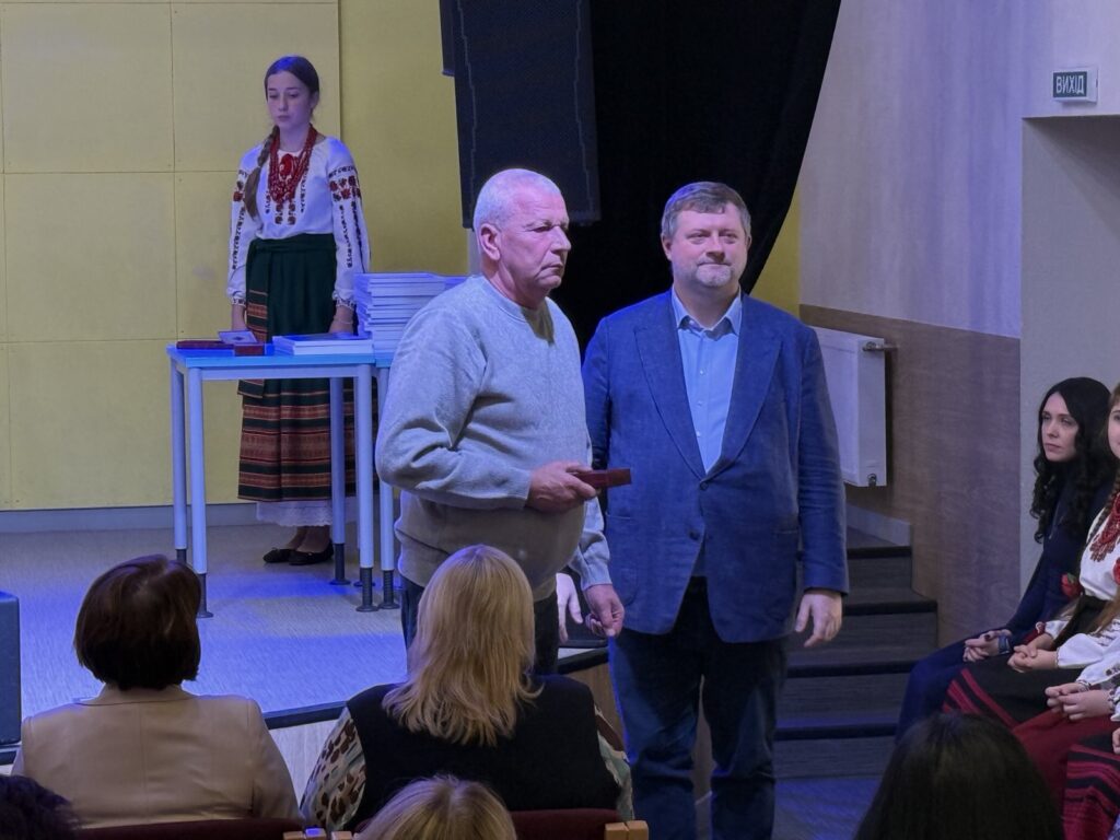 Відмінник освіти – директор КЗ «Йосипівська гімназія» Чоповицької селищної ради Аркадій Петровський