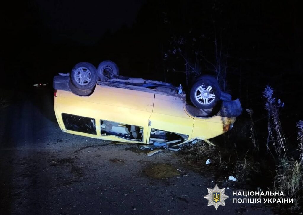 У ДТП в Романівській громаді травмовано водія та пасажирів мікроавтобуса: поліція проводить розслідування