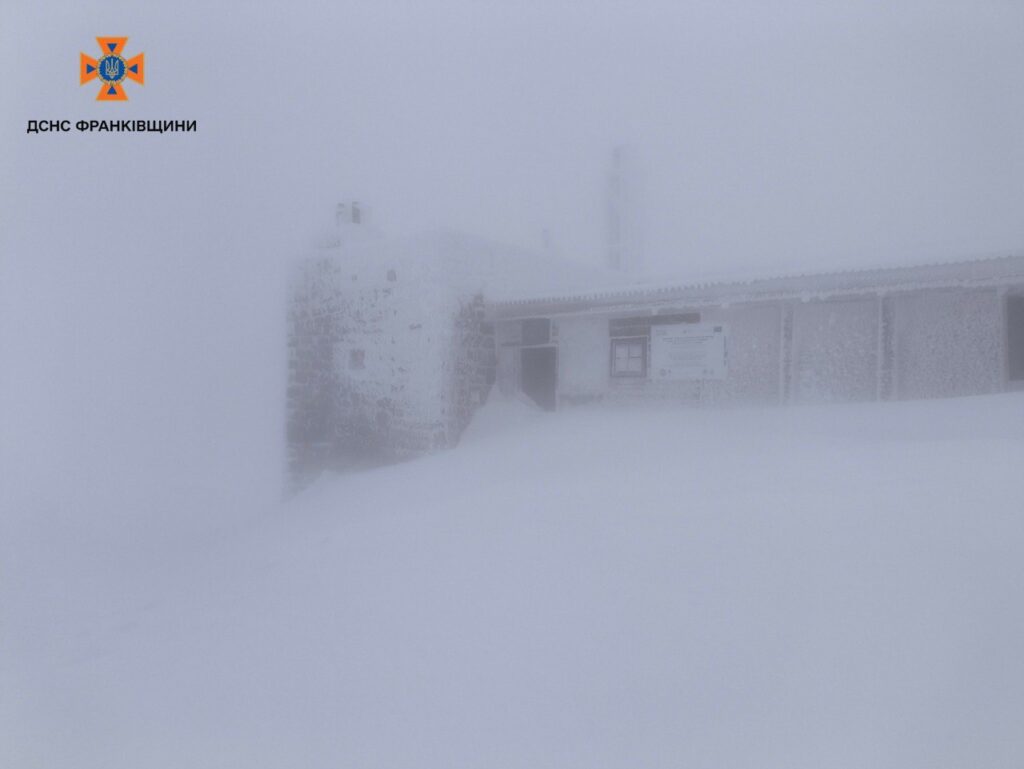 У Карпатах сніжно! ФОТО