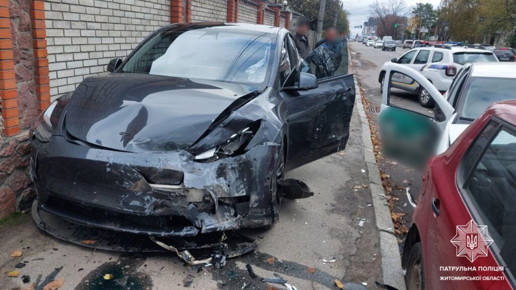 Вчинив подвійне ДТП та мав ознаки наркотичного сп’яніння — на керманича патрульні склали адміністративні матеріали