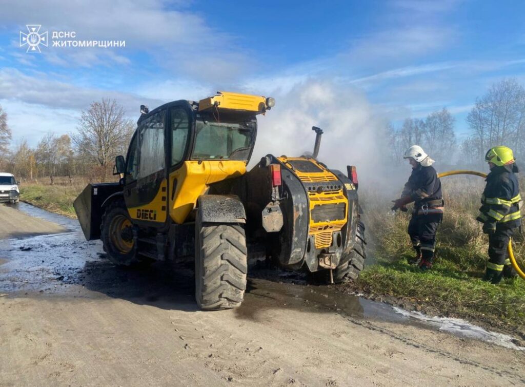 Коростенщина: рятувальники ліквідували загоряння навантажувача