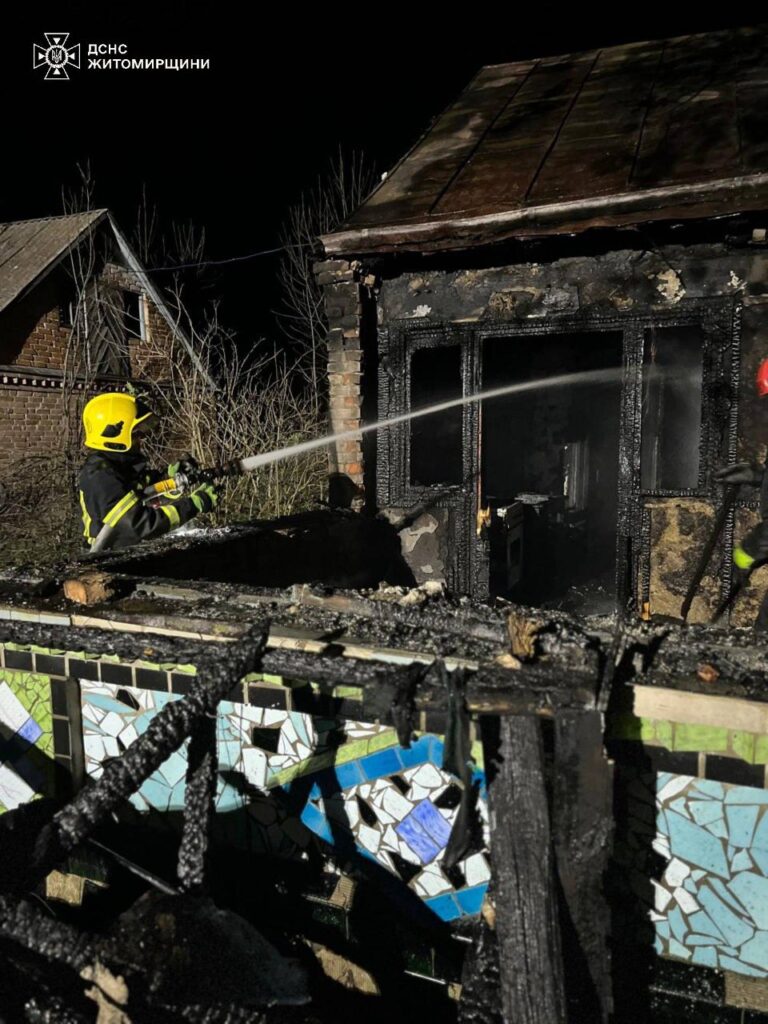 Житомирський район: на пожежі травмувався чоловік