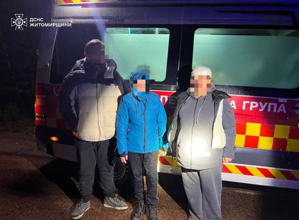 На Житомирщині знайшли зниклих в лісі двох жінок