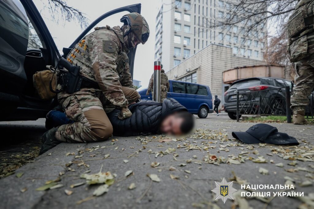 У Києві затримали «контрафактного» Єрмака. Працевлаштовував у Офіс Президента