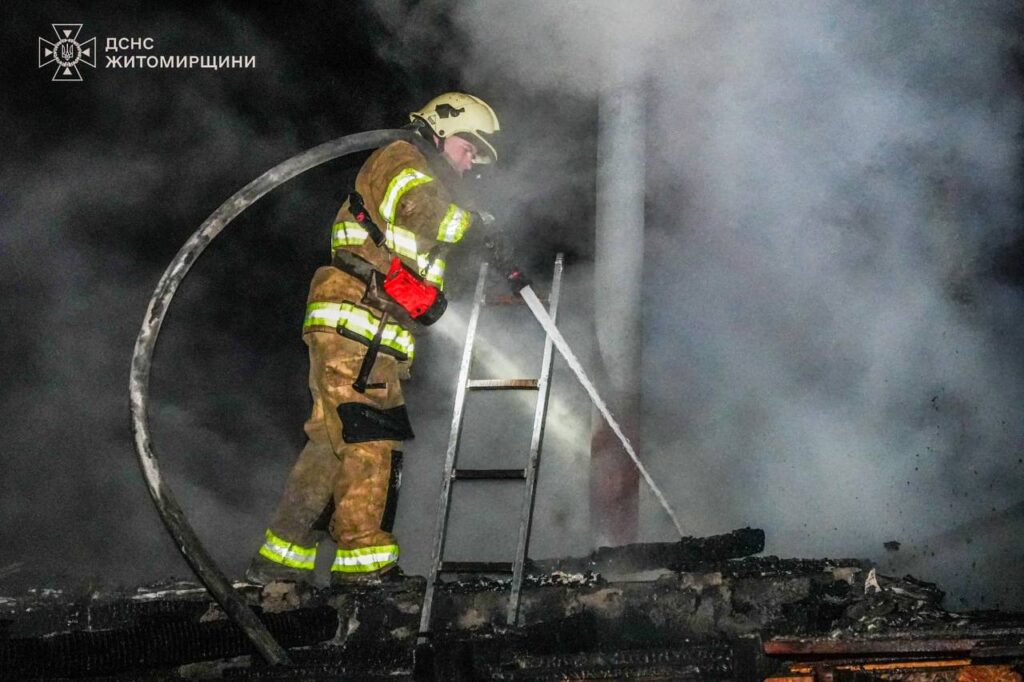 У Житомирі рятувальники ліквідували пожежу в лазні