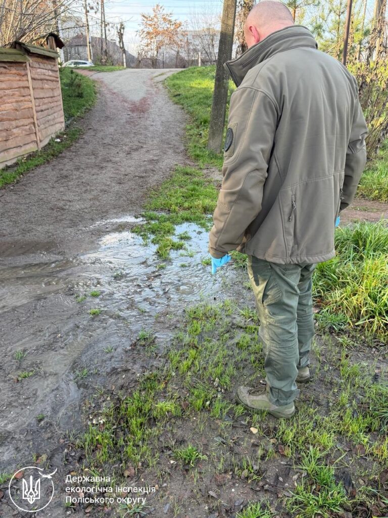 Інспекція в межах ПЕК №1 перевірила факт скиду стічних вод у ставок «Крошенський» у Житомирі