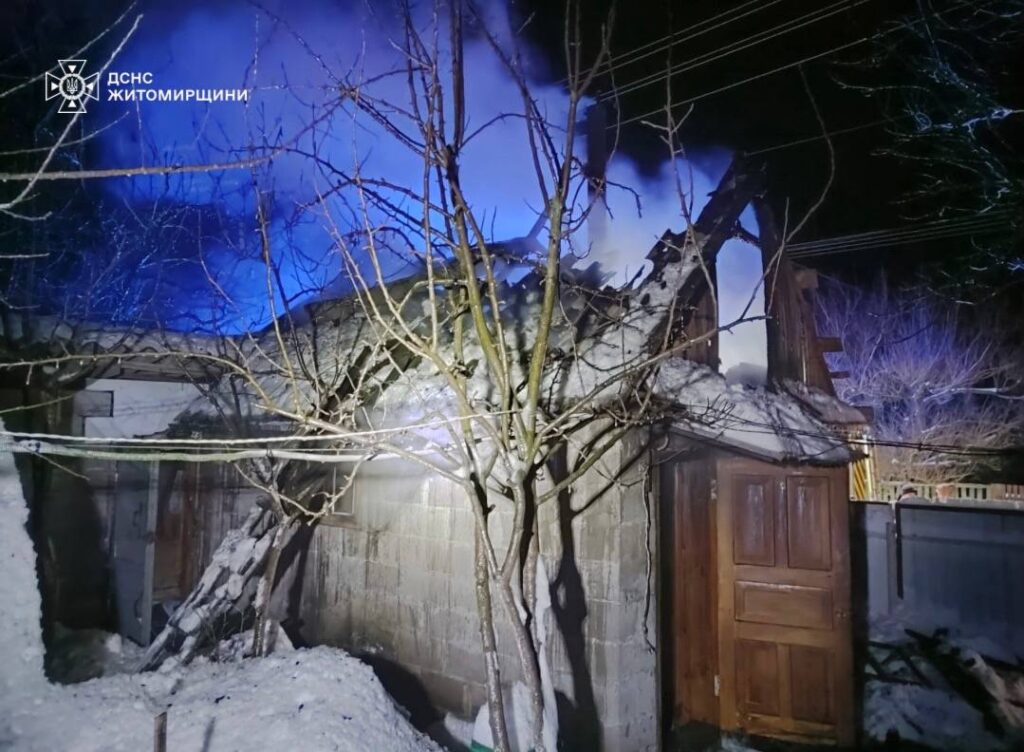 КОРОСТЕНЩИНА: рятувальники ліквідували пожежу в лазні