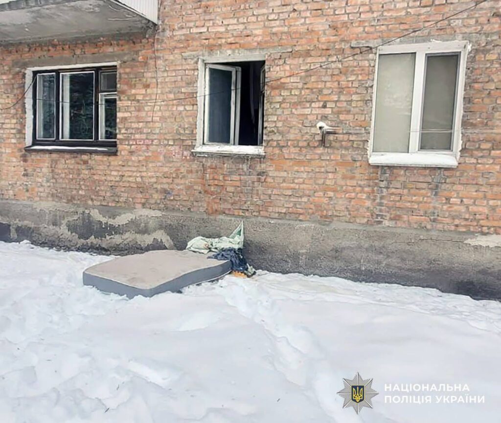 У Коростені поліцейські затримали чоловіка, підозрюваного в замаху на вбивство співмешканки та її дитини