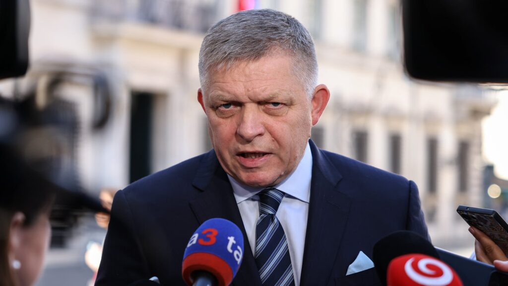 Словаччина припиняє аварійні постачання електроенергії в Україну з сьогоднішнього дня, — Фіцо