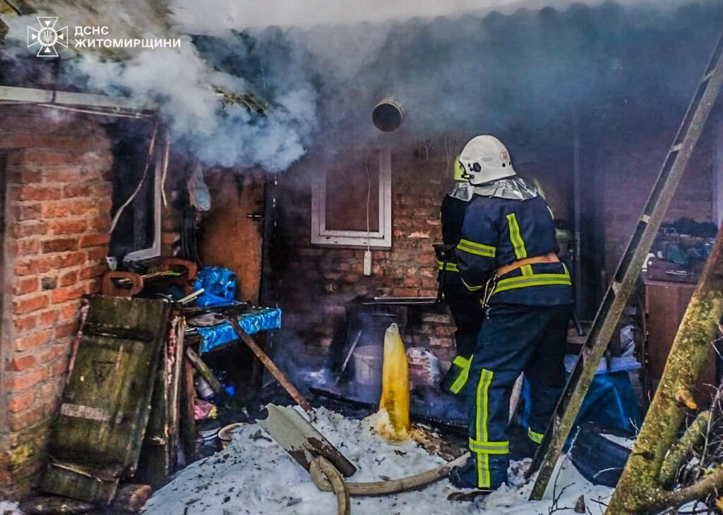 Упродовж доби рятувальники ліквідували чотири пожежі