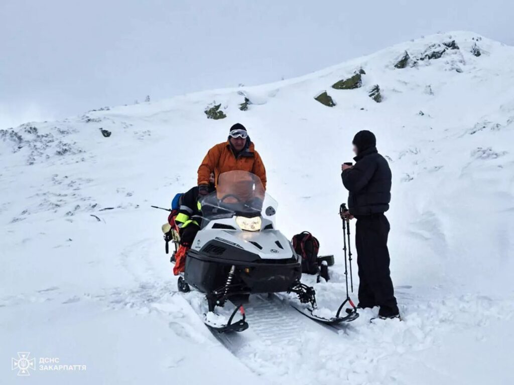 Житомирские туристы замерзли в горах близ Говерли