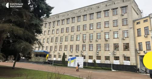 Все, що зароблено непосильною працею: Понад 9 млн грн зарплат отримали керівники Житомирської ОВА